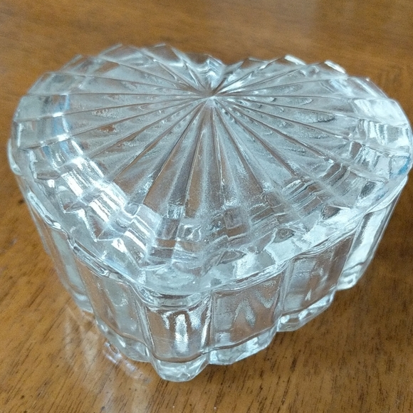 Glass heart jewelry dish